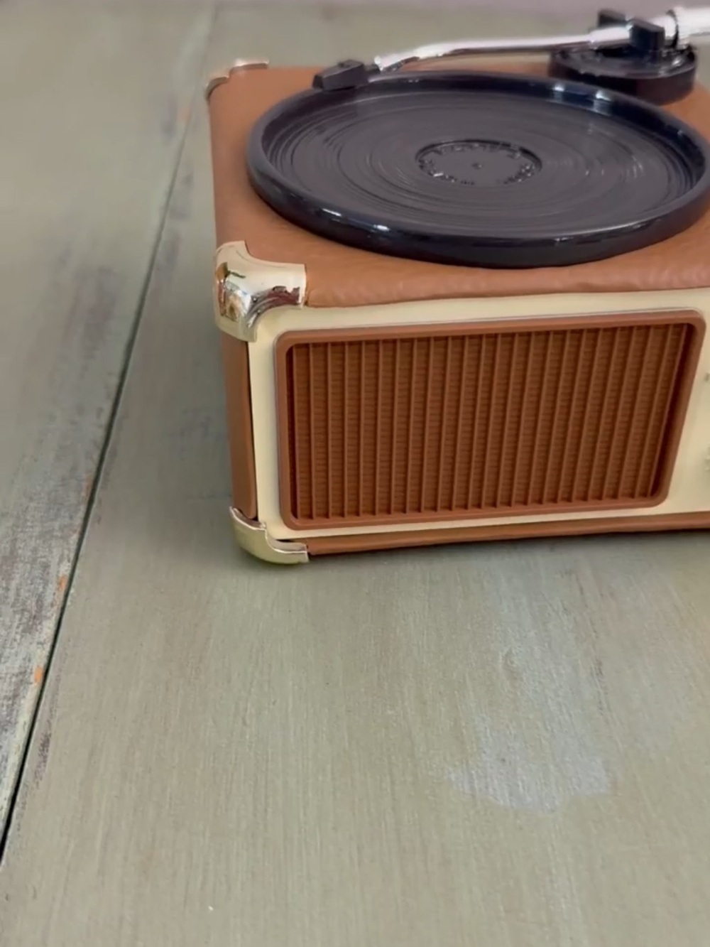 BBW Vintage Record Player 3-Wick
Candle Holder & Bourbon Oak
Records Set - Picture 8 of 15